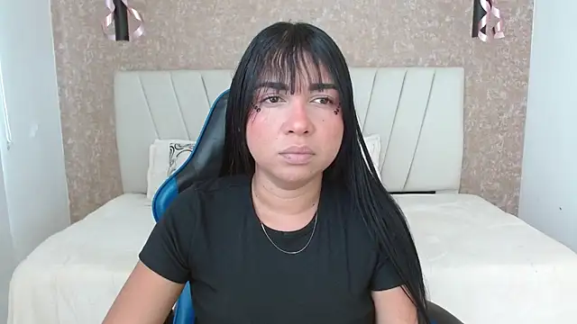 Snapshot of AliceSmity_ chatting on 11/23/25, 05:46 AliceSmity online show from 11/23/25, 05:46