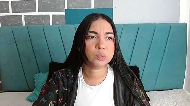 Snapshot of AliceSmity_ chatting on 12/15/25, 12:09 AliceSmity online show from 12/15/25, 12:09