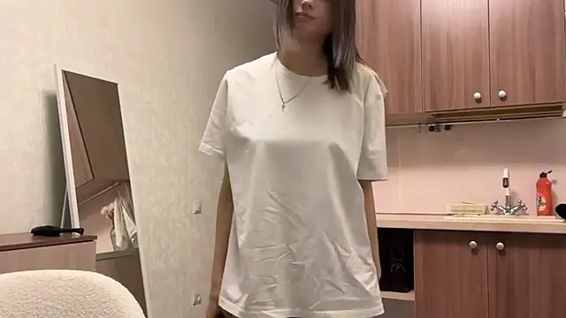 AidaGloshen online show from 10/24/25, 06:48