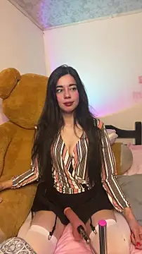 Snapshot of wetbyAlice chatting on 11/18/25, 12:49 wetbyAlice online show from 11/18/25, 12:49