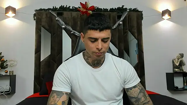 MATEO DILUCA online show from 12/04/25, 04:05