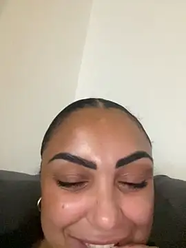 CaramelCarmenxox online show from 10/31/25, 11:28