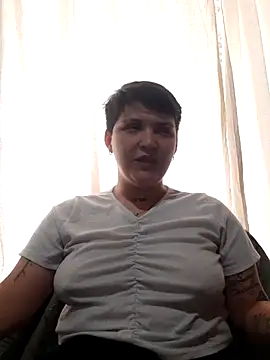 Snapshot of leti302 chatting on 10/28/25, 03:14 leti302 online show from 10/28/25, 03:14