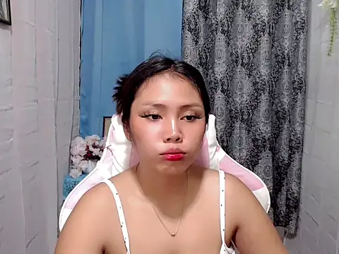 Snapshot of Mia_Cally chatting on 11/08/25, 11:54 Mia Cally online show from 11/08/25, 11:54