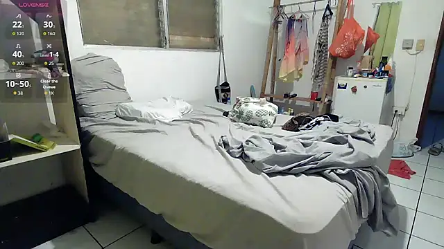 Snapshot of eleganceafterdark chatting on 12/17/25, 11:55 eleganceafterdark online show from 12/17/25, 11:55