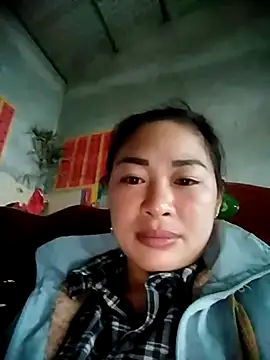 Snapshot of yeu-yeu chatting on 10/25/25, 04:09 yeu-yeu online show from 10/25/25, 04:09