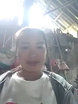 Snapshot of yeu-yeu chatting on 10/27/25, 01:31 yeu-yeu online show from 10/27/25, 01:31