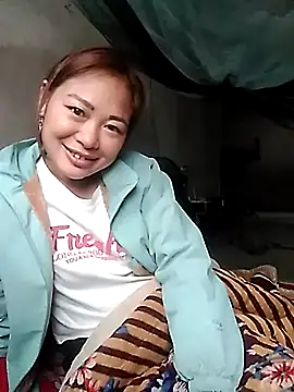 Snapshot of yeu-yeu chatting on 11/10/25, 12:53 yeu-yeu online show from 11/10/25, 12:53