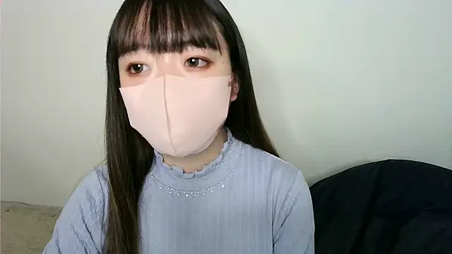 Snapshot of yua_chan00 chatting on 11/02/25, 01:02 yua chan00 online show from 11/02/25, 01:02