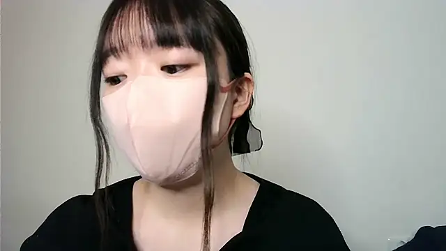 Snapshot of yua_chan00 chatting on 11/07/25, 01:11 yua chan00 online show from 11/07/25, 01:11