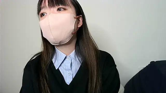 Snapshot of yua_chan00 chatting on 11/08/25, 04:07 yua chan00 online show from 11/08/25, 04:07