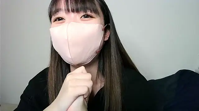 Snapshot of yua_chan00 chatting on 11/09/25, 01:31 yua chan00 online show from 11/09/25, 01:31