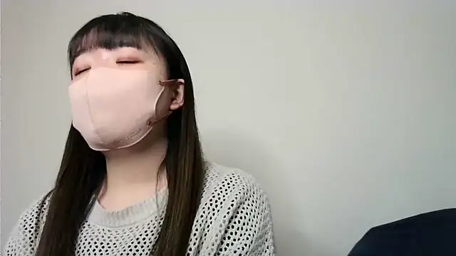 Snapshot of yua_chan00 chatting on 11/15/25, 01:29 yua chan00 online show from 11/15/25, 01:29