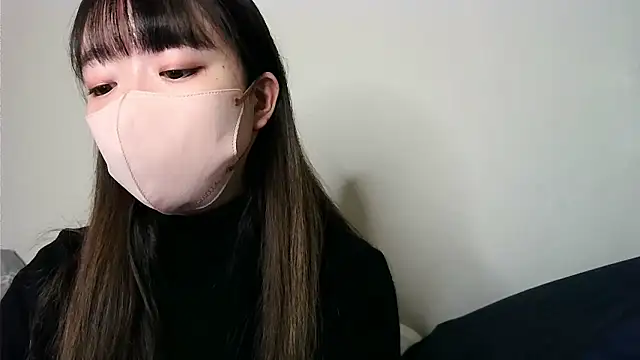 Snapshot of yua_chan00 chatting on 11/25/25, 01:33 yua chan00 online show from 11/25/25, 01:33