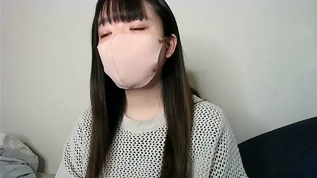 Snapshot of yua_chan00 chatting on 11/27/25, 01:24 yua chan00 online show from 11/27/25, 01:24