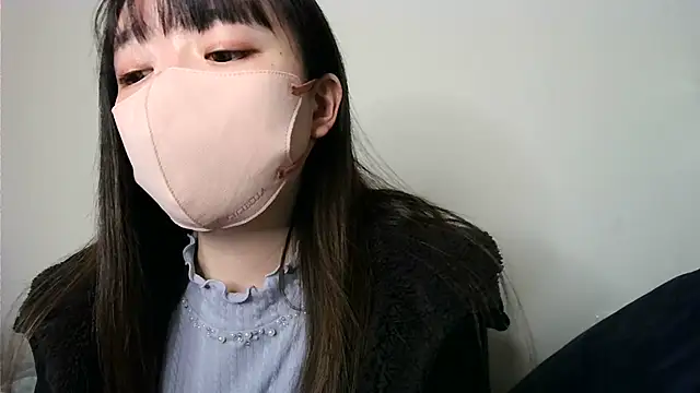 Snapshot of yua_chan00 chatting on 11/28/25, 01:25 yua chan00 online show from 11/28/25, 01:25