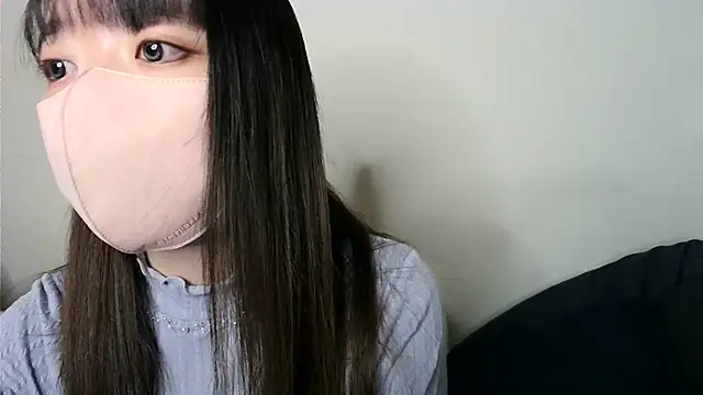 Snapshot of yua_chan00 chatting on 12/03/25, 04:05 yua chan00 online show from 12/03/25, 04:05