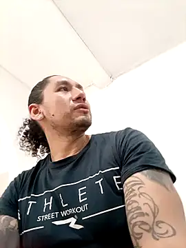 Snapshot of ErosyVenus69 chatting on 11/17/25, 06:03 ErosyVenus69 online show from 11/17/25, 06:03