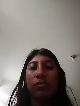 YeseniaRodriguez3 online show from 12/19/25, 03:41