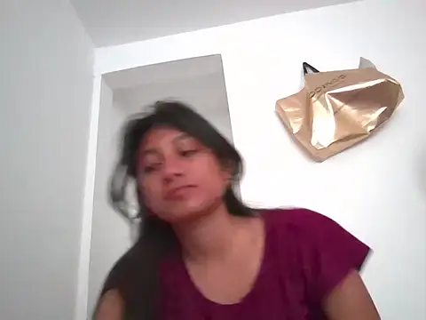 YeseniaRodriguez3 online show from 02/28/26, 12:17
