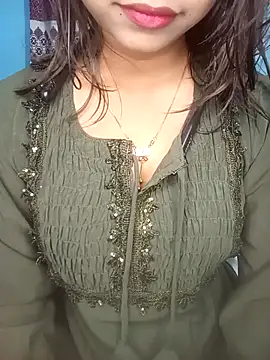 Snapshot of cute_mahi07 chatting on 12/20/25, 12:01 cute mahi07 online show from 12/20/25, 12:01