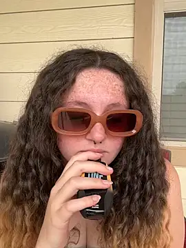 sugasunny04 online show from 02/18/26, 07:54