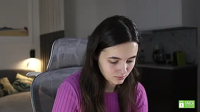 Snapshot of amelie_shine chatting on 11/08/25, 11:21 amelie shine online show from 11/08/25, 11:21