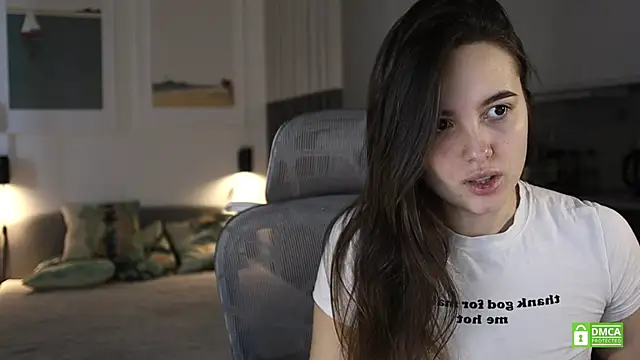 Snapshot of amelie_shine chatting on 11/15/25, 10:56 amelie shine online show from 11/15/25, 10:56