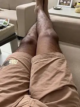 Snapshot of bitujd98 chatting on 11/10/25, 03:00 bitujd98 online show from 11/10/25, 03:00