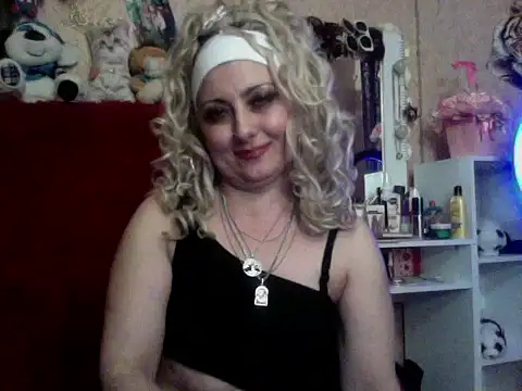 xHot Amazonq online show from 11/02/25, 10:23