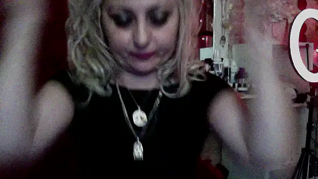 xHot Amazonq online show from 02/01/26, 09:57