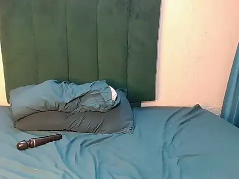 Lisa-001 online show from 10/31/25, 06:25