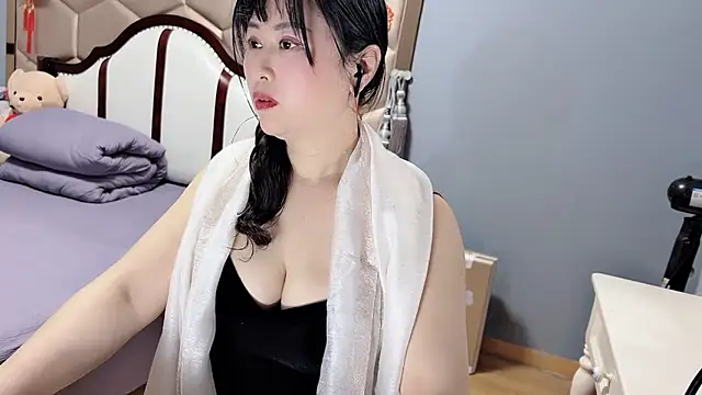 yaoyao22678 online show from 04/05/26, 03:47