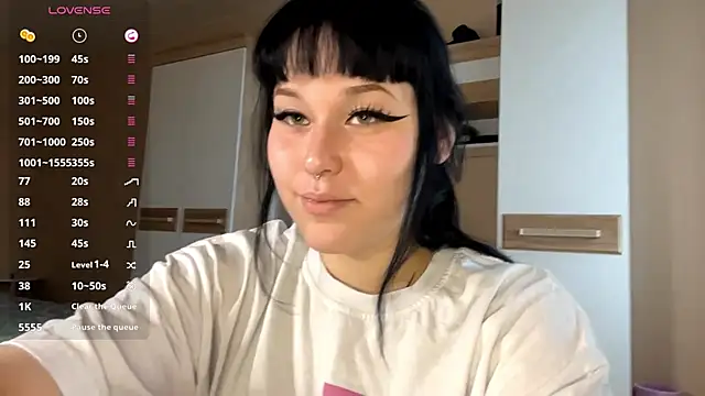 LaurenOveson online show from 11/03/25, 10:16