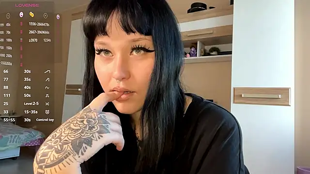 LaurenOveson online show from 11/11/25, 08:25