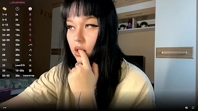 LaurenOveson online show from 11/19/25, 10:26