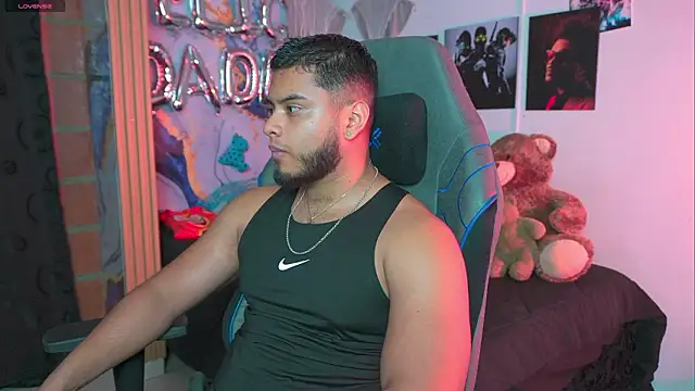 Tiler wolker online show from 03/20/26, 11:31