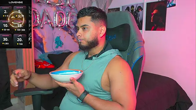 Tiler wolker online show from 04/12/26, 12:48