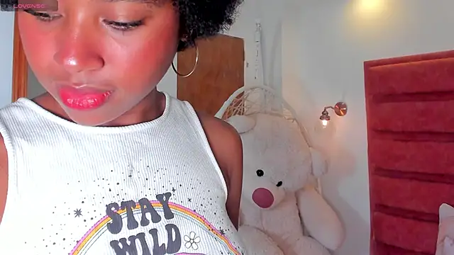 Snapshot of violeta_ruizz chatting on 11/06/25, 12:17 violeta ruizz online show from 11/06/25, 12:17