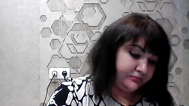 Snapshot of KaralinaLoverq chatting on 10/28/25, 05:04 KaralinaLoverq online show from 10/28/25, 05:04