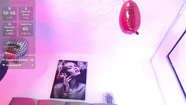 Snapshot of Stefany_wish chatting on 11/26/25, 01:28 Stefany wish online show from 11/26/25, 01:28