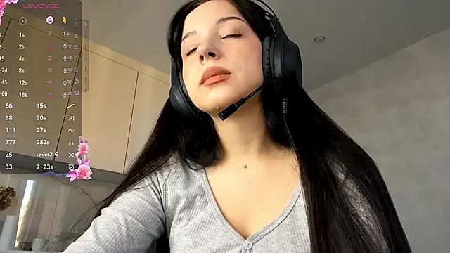 Snapshot of AngilaDoyal chatting on 12/16/25, 05:23 AngilaDoyal online show from 12/16/25, 05:23