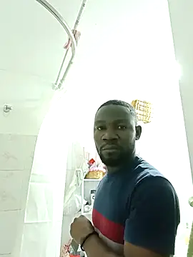 Snapshot of shoodly99 chatting on 11/12/25, 02:12 shoodly99 online show from 11/12/25, 02:12