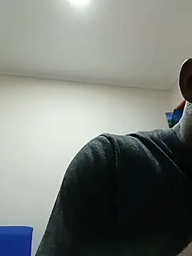 Snapshot of shoodly99 chatting on 11/15/25, 01:03 shoodly99 online show from 11/15/25, 01:03