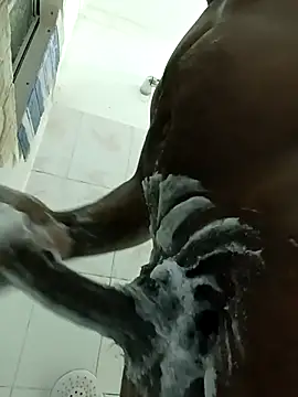 Snapshot of shoodly99 chatting on 11/18/25, 01:55 shoodly99 online show from 11/18/25, 01:55