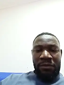 Snapshot of shoodly99 chatting on 11/25/25, 02:22 shoodly99 online show from 11/25/25, 02:22