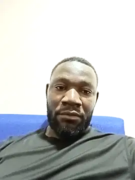 Snapshot of shoodly99 chatting on 11/27/25, 02:46 shoodly99 online show from 11/27/25, 02:46