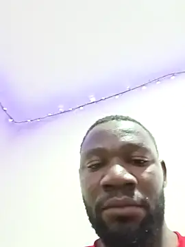 Snapshot of shoodly99 chatting on 12/01/25, 04:06 shoodly99 online show from 12/01/25, 04:06