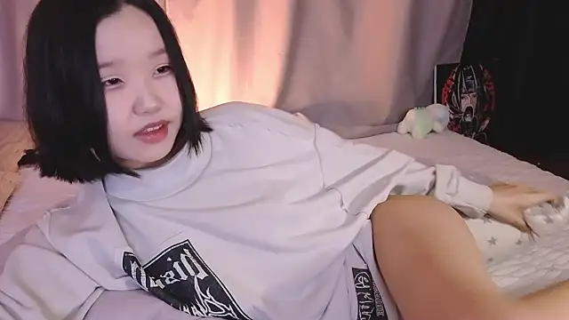 Snapshot of dreamSuaa chatting on 02/06/26, 08:51 dreamSuaa online show from 02/06/26, 08:51