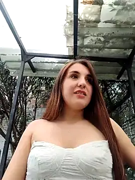 Snapshot of Alyah_1-2 chatting on 10/29/25, 05:04 Alyah 1-2 online show from 10/29/25, 05:04